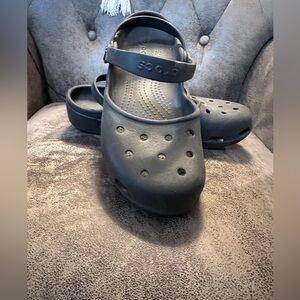 Women’s size 10 MARY JANE CROCS